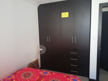 De Venta Casa Rentera Sector La Luz - 5 departamentos