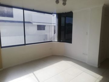 De Venta Casa Rentera Sector La Luz - 5 departamentos
