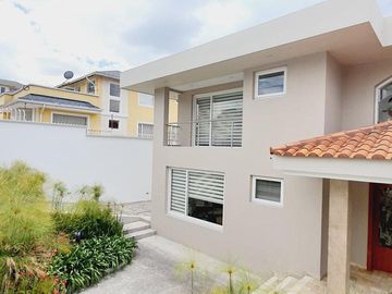 Casa en Venta , de lujo , en Amagasí del Inca