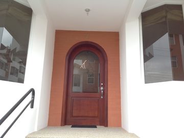 Venta Casa de 235m2 con 3 dormitorios sector Norte de Quito