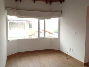 Venta Casa de 235m2 con 3 dormitorios sector Norte de Quito