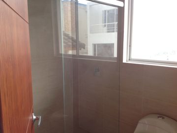 Venta Casa de 235m2 con 3 dormitorios sector Norte de Quito