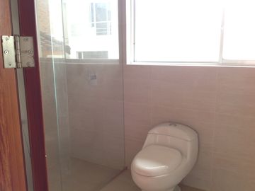 Venta Casa de 235m2 con 3 dormitorios sector Norte de Quito