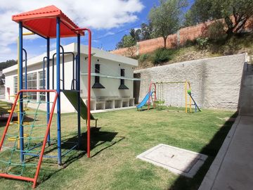 Casas Vip en Venta - 3 Dorm. - Terraza - Piscina - Sector Embajada Americana