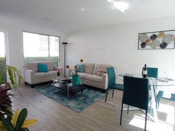 Casas Vip en Venta - 3 Dorm. - Terraza - Piscina - Sector Embajada Americana
