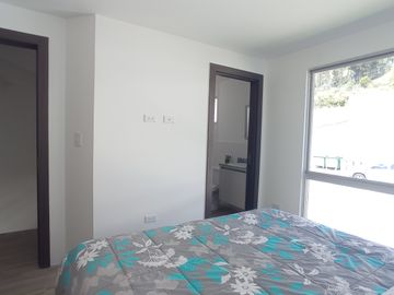 Casas Vip en Venta - 3 Dorm. - Terraza - Piscina - Sector Embajada Americana