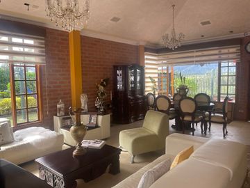 Venta hermosa Casa 3 dormitorios en el valle de Los Chillos