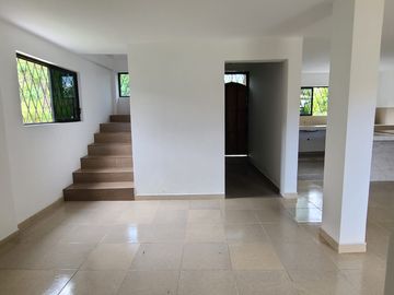 Casa en Venta- Sur de Quito- Santa Catalina