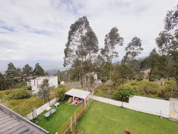 Casa en Venta, con Suite y Patio Privado, Sector Amagasí del Inca