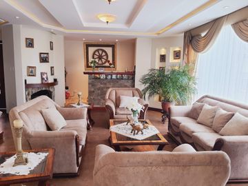 Casa en Venta, con Suite y Patio Privado, Sector Amagasí del Inca