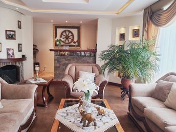 Casa en Venta, con Suite y Patio Privado, Sector Amagasí del Inca