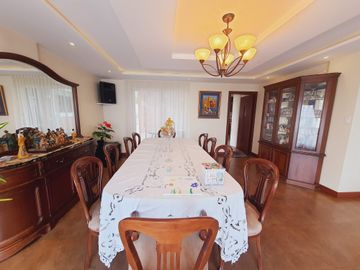 Casa en Venta, con Suite y Patio Privado, Sector Amagasí del Inca