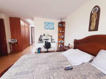 Casa en Venta, con Suite y Patio Privado, Sector Amagasí del Inca