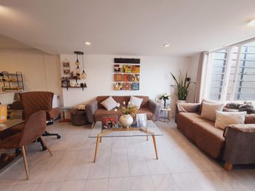 Casa en Venta, con Suite y Patio Privado, Sector Amagasí del Inca