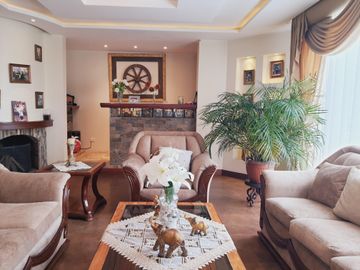 Casa en Venta, con Suite y Patio Privado, Sector Amagasí del Inca