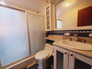 Casa en Venta, con Suite y Patio Privado, Sector Amagasí del Inca