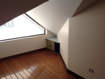 Venta casa de Lujo 4 dormitorios y departamento 3 dorm. Urbanización El Condado