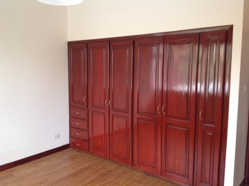 Venta casa de Lujo 4 dormitorios y departamento 3 dorm. Urbanización El Condado