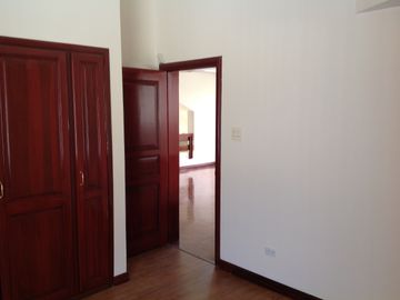 Venta casa de Lujo 4 dormitorios y departamento 3 dorm. Urbanización El Condado
