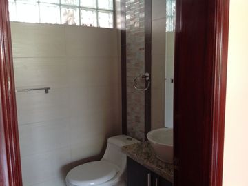 Venta casa de Lujo 4 dormitorios y departamento 3 dorm. Urbanización El Condado