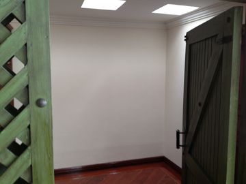 Venta casa de Lujo 4 dormitorios y departamento 3 dorm. Urbanización El Condado
