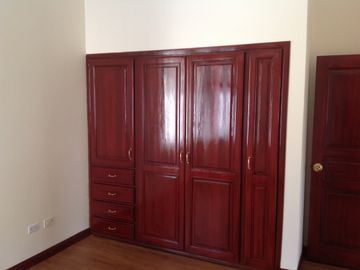 Venta casa de Lujo 4 dormitorios y departamento 3 dorm. Urbanización El Condado