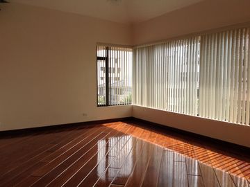 Venta casa de Lujo 4 dormitorios y departamento 3 dorm. Urbanización El Condado