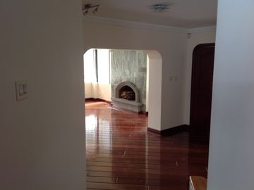 Venta casa de Lujo 4 dormitorios y departamento 3 dorm. Urbanización El Condado