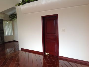 Venta casa de Lujo 4 dormitorios y departamento 3 dorm. Urbanización El Condado