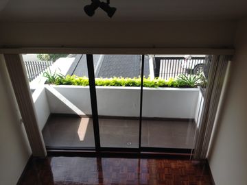 Venta casa de Lujo 4 dormitorios y departamento 3 dorm. Urbanización El Condado