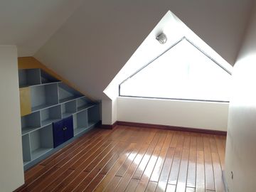 Venta casa de Lujo 4 dormitorios y departamento 3 dorm. Urbanización El Condado