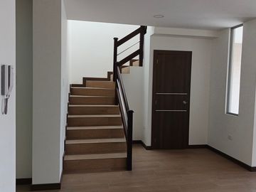 ¡¡¡CASA EN VENTA POR ESTRENAR SUR DE AMBATO!!!