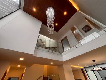 CASA DE VENTA EN SANTA LUCIA NORTE DE QUITO