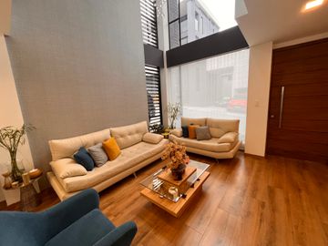 CASA DE VENTA EN SANTA LUCIA NORTE DE QUITO