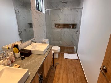 CASA DE VENTA EN SANTA LUCIA NORTE DE QUITO