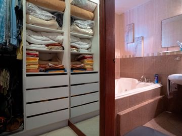 Venta Casa Tipo Hacienda-Diseño Único y Amplias Áreas Verdes