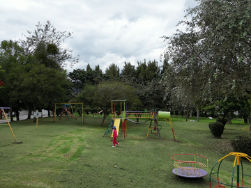 Venta Casa Tipo Hacienda-Diseño Único y Amplias Áreas Verdes