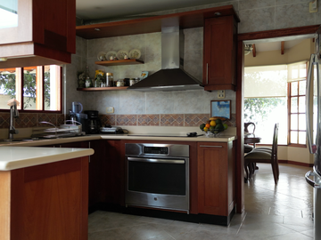 Venta Casa Tipo Hacienda-Diseño Único y Amplias Áreas Verdes