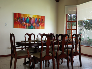 Venta Casa Tipo Hacienda-Diseño Único y Amplias Áreas Verdes