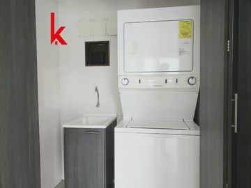 Departamento exclusivo Gonzalez Suárez con Línea Blanca / Planta Eléctrica