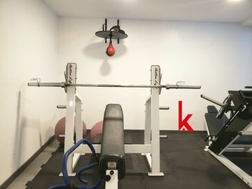 Departamento exclusivo Gonzalez Suárez con Línea Blanca / Planta Eléctrica