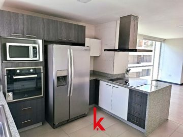Departamento exclusivo Gonzalez Suárez con Línea Blanca / Planta Eléctrica
