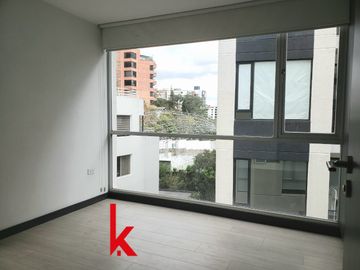 Departamento exclusivo Gonzalez Suárez con Línea Blanca / Planta Eléctrica
