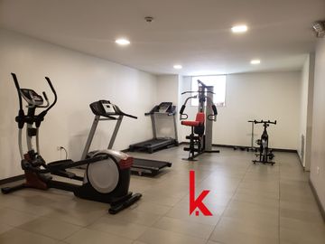 Departamento exclusivo Gonzalez Suárez con Línea Blanca / Planta Eléctrica