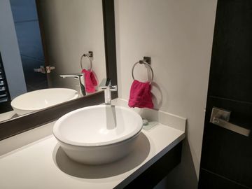 VENTA DE CASA EN NAYON
