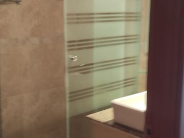 Venta de Departamento Calle Portete y Eloy Alfaro - $128.000 negociables