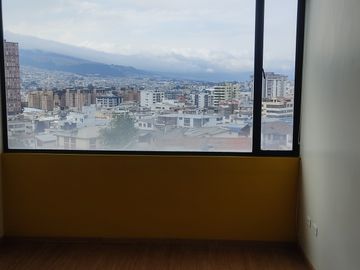 Venta de Departamento Calle Portete y Eloy Alfaro - $128.000 negociables