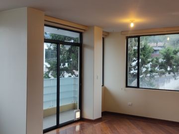Venta de Departamento Calle Portete y Eloy Alfaro - $128.000 negociables