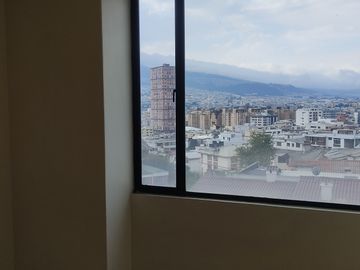 Venta de Departamento Calle Portete y Eloy Alfaro - $128.000 negociables