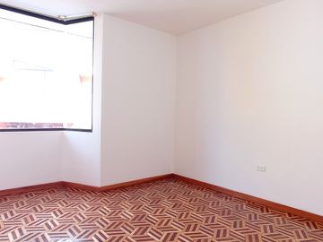 De Los Jazmines N52 y Capitán Ramón Borja, La Kennedy, Quito